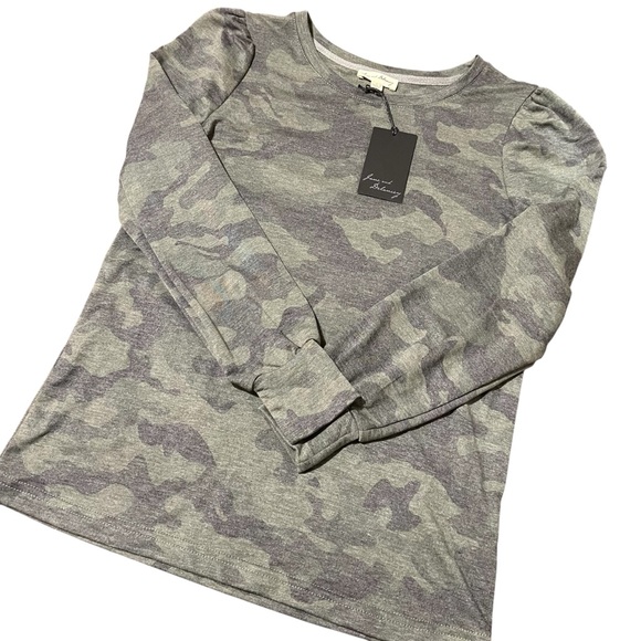 Jane and Delancey - size small - Camo Long Sleeve Top - NWT - Picture 2 of 11